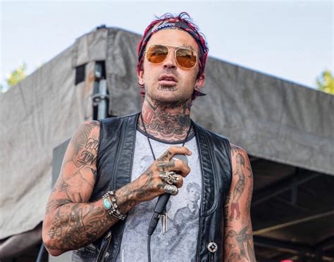 Yelawolf Bio, Wiki, Age, Net Worth, Girlfriend, Family, Bio - Pop Creep