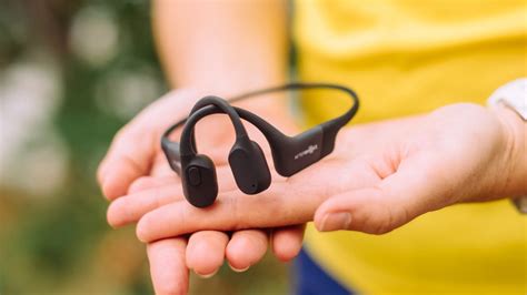 Alasan Kenapa Harus Beralih TWS Bone Conduction Seperti Shokz