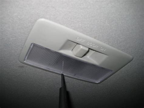 Mazda Mazda3 Dome Light Bulb Replacement Guide 002