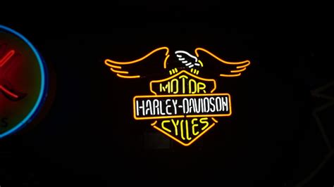 Harley-Davidson Neon Sign | M132 | The Eddie Vannoy Collection 2020