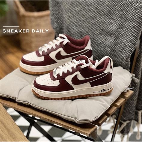 Giày Nike Air Force 1 07 LV8 College Pack Night Maroon DQ7659 102