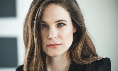 Caroline Dhavernas Bio Age Height Baby Net Worth Instagram Wiki