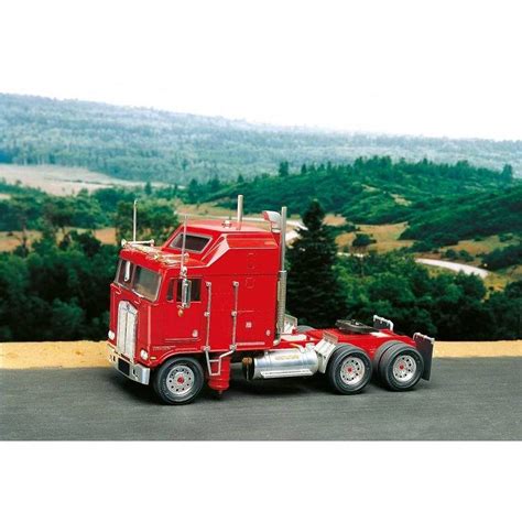 Kenworth Aerodyne Revell Me Maquette Char Promo