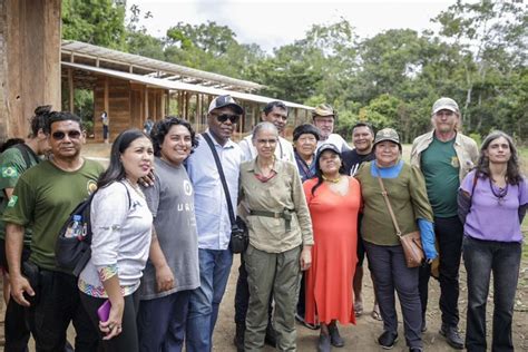 Em visita ao território Yanomami comitiva do governo detalha ações