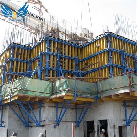 Convenient Cantilever Steel Climbing Formwork For Pouring Concrete