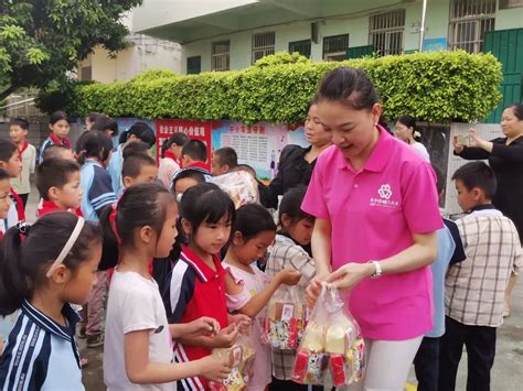 关爱青少年 兴宁区巾帼志愿者贡献“她”力量澎湃号·政务澎湃新闻 The Paper