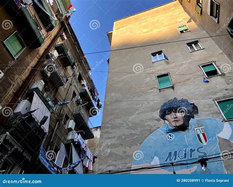 Quartieri Spagnoli Slums Old European Streets The Murals Of Maradona