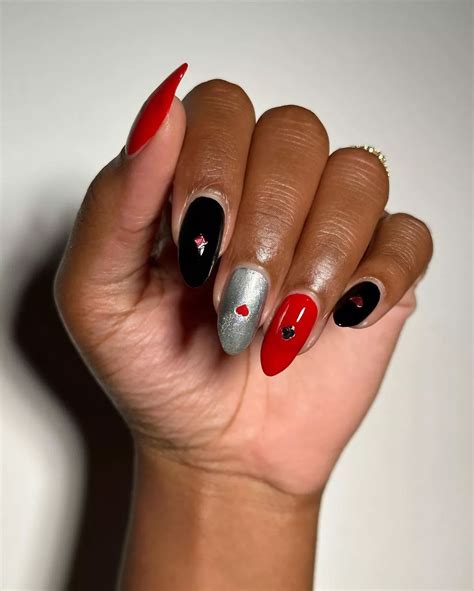 Designs De Unhas Simples Mas Que D O Um Lindo Destaque