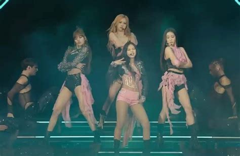 BLACKPINK Pretty Savage Live at Coachella 2023 скачать клип на