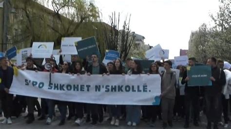 Spo shkohet nshkollë protesta e nxënësve në Kosovë kërkojnë