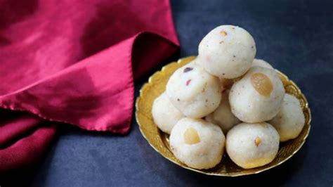 Bengali Sweet নতুন গুড় নয় সুজি দিয়েই বানিয়ে নিন কাঁচাগোল্লা