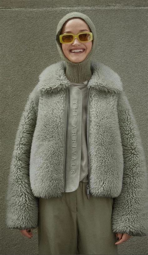 Pin Van Matt Keslow Op Fluffy Mode Foto S Kleding Gebreide Bivakmuts