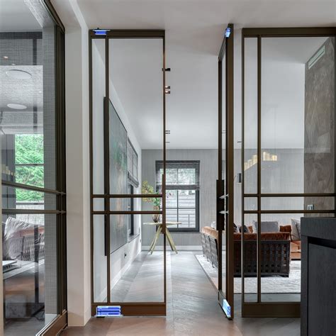 Pivot Doors For Creating A Dramatic Entrance