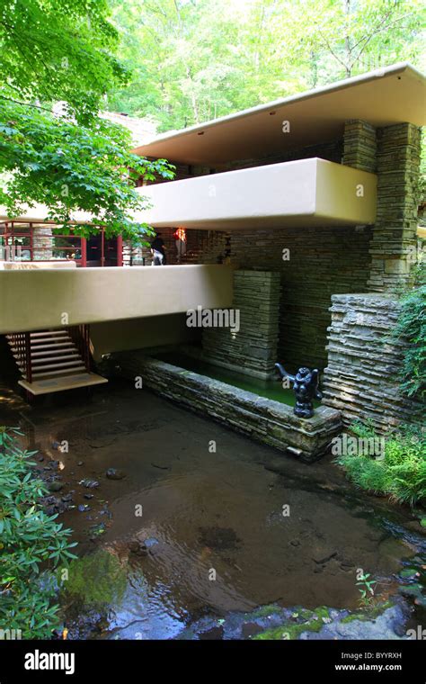 Frank Lloyd Wrights Fallingwater Oder Kaufmann Residenz Im Ländlichen