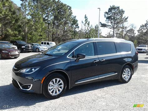 2019 Maximum Steel Metallic Chrysler Pacifica Touring L 131569771