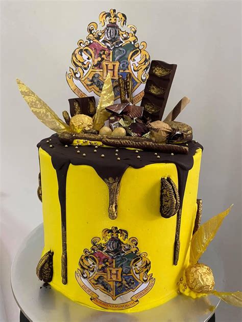 Harry Potter Hufflepuff Theme Drip Cake Drip Cakes Themed Birthday