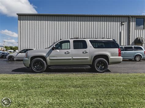 2007 Gmc Yukon Xl 1500 20x9 Fuel Offroad Wheels 27555r20 Nitto Tires