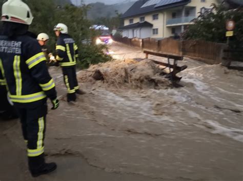 Großeinsatz Wegen Unwetter In Österreich Hochwasser Voralarm In