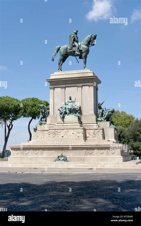 Equestrian monument to Giuseppe Garibaldi, Rome Stock Photo - Alamy