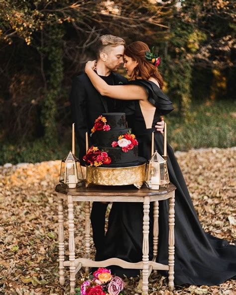 60 Haunting Halloween Wedding Ideas The Glossychic Halloween