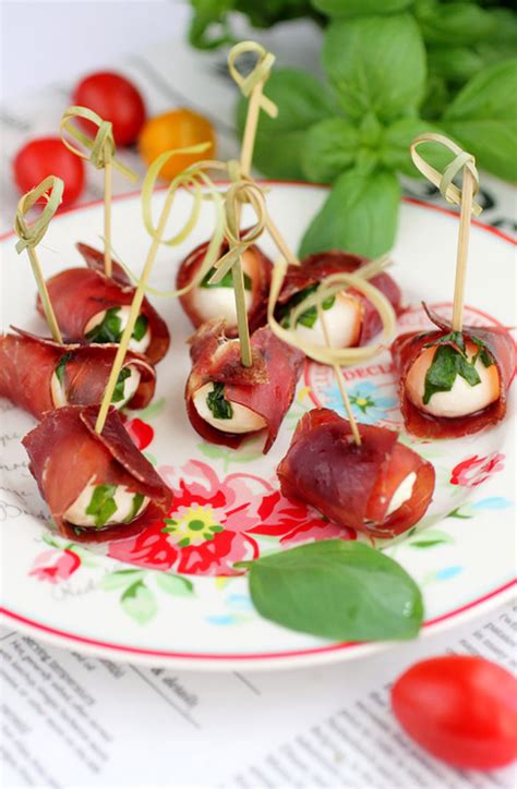 Rouleaux De Viande Des Grisons Et Mozzarella