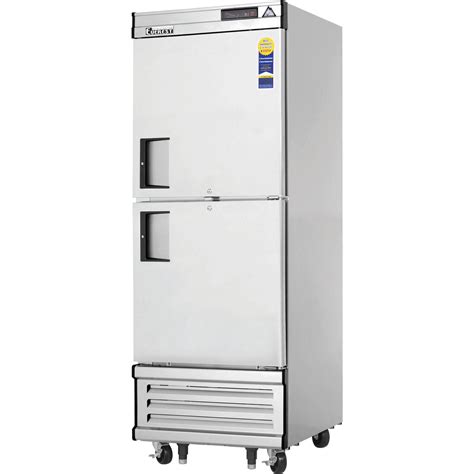 Everest Refrigeration Ebwfh2 2925 One Section Two Half Door Upright