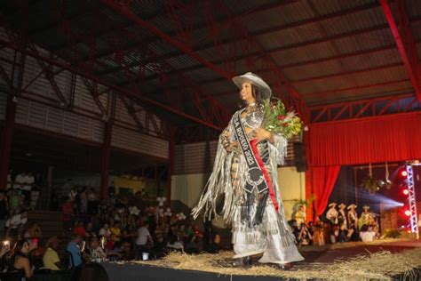 Bianca Yasmin Eleita A Rainha Do Rodeio De Cravinhos A Tribuna