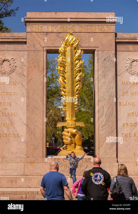 Washington Dc Usa Visitors At The Second Division World War I