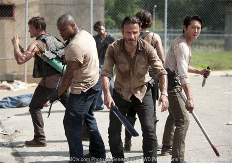 'The Walking Dead' Season 3 debuts with gore overload (recap ...