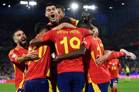 Spain relish Black Forest peace before Germany clash | Reuters