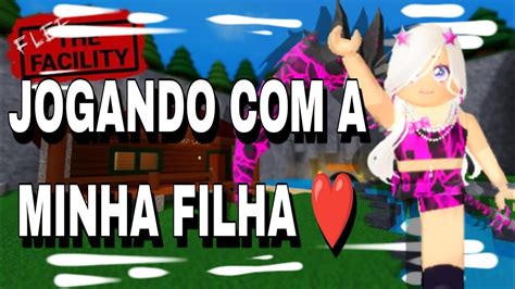 JOGANDO A MINHA FILHA E AMIGUINHA DE ESCOLA EM SERVER PÚBLICO