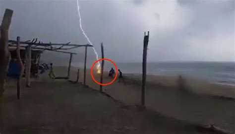 Footage Shows 2 People Being Killed By Lightning Strike On Beach In Mexico Watch Video Yardhype