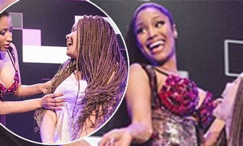 Nicki Minaj Lets Female Fan Grope Her Derriere Onstage In Germany Nicki Minaj Onstage Grope