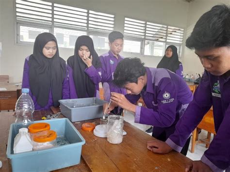 Pembuatan Sabun Cuci Ramah Lingkungan Smk Negeri 1 Tapen