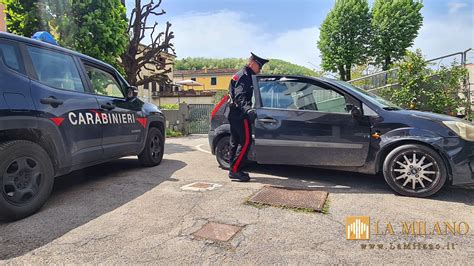 Lucca Carabinieri Individuano Unauto Sospetta E Sorprendono Una