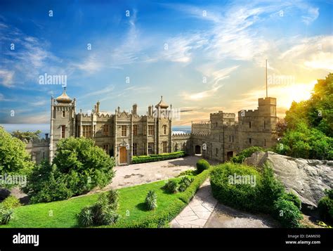 Alupka palace hi-res stock photography and images - Alamy