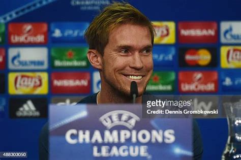 Aleksandr Hleb Photos And Premium High Res Pictures Getty Images