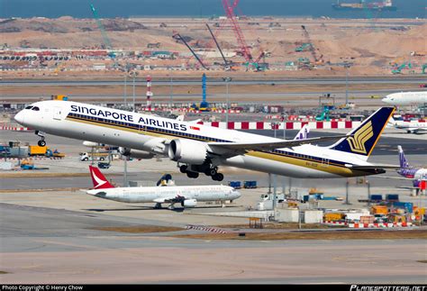 V Scd Singapore Airlines Boeing Dreamliner Photo By Henry Chow