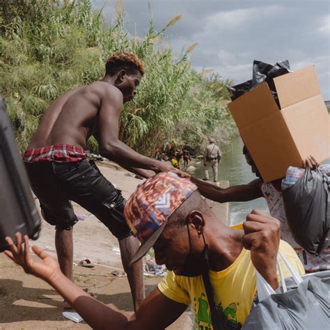 In Overwhelmed Del Rio, Texas, Migrants Cross the Border Freely - WSJ