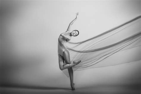 Premium Photo Beautiful Dance Movements In Contemporary Performing