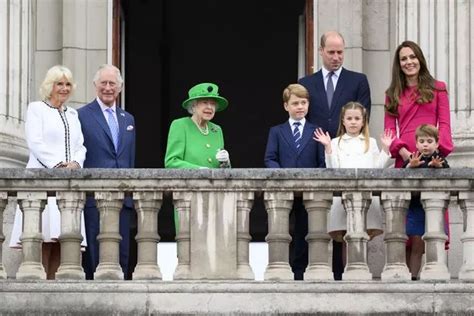 Prince George Appears To Be The Same Height As The Queen In Birthday