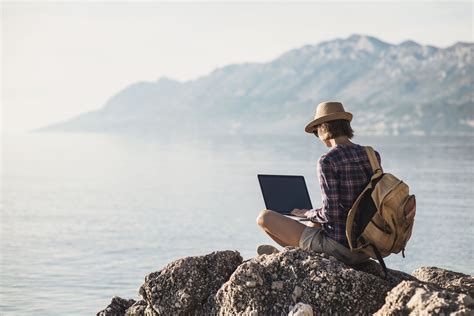 How To Travel With Comfort And Work Remotely