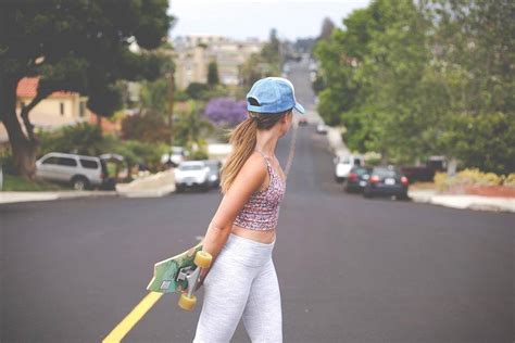 Downhill Longboarding Guide: 6 Tips for Downhill Skating