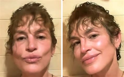 Cindy Crawfords Stunningly Natural Selfies Show That She Is Keeping It