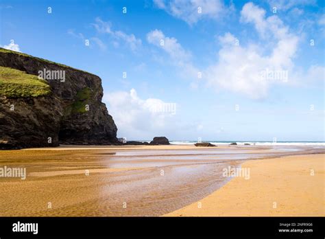 Mawgan Porth Beach Near Newquay Cornwall England Stock Photo Alamy