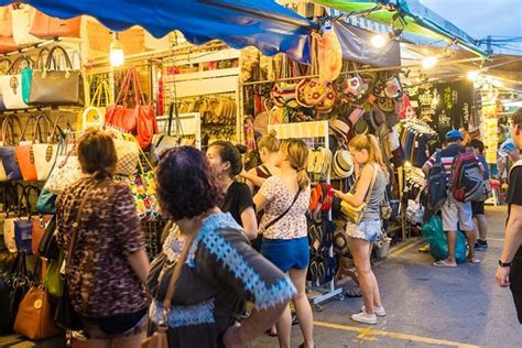 Chatuchak Market: The famous weekend market in Bangkok!