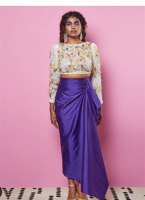 Pin By Kajal Valekar On Shadi Skirt And Top Set Embellished Skirt