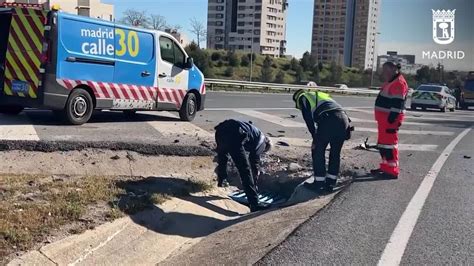 Dos heridos uno de ellos grave tras salirse de la vía la moto al