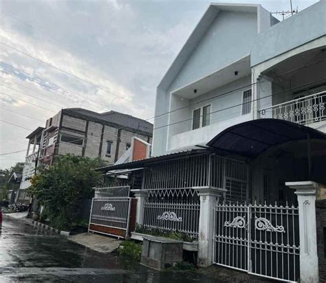 Dijual Cepat Rumah Kost Aktif 2 Lantai Plus Rumah Induk Tlogomas