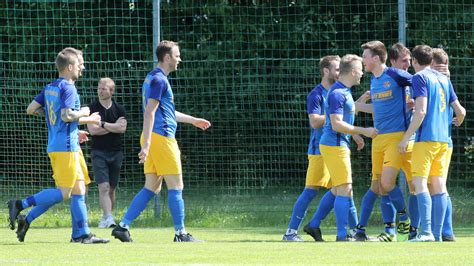 Fu Ball Bezirksliga Der Tsv Peterskirchen R Stet Auf Top Torj Ger